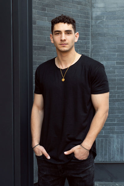 Long Fit Cuello Reventado Negro